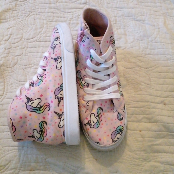 Unicorn high top shoes with side zipper - Picture 3 of 6